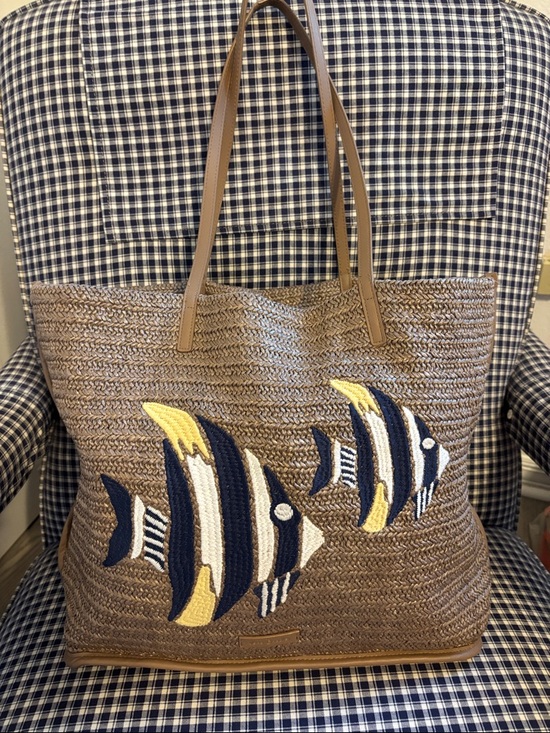 Vera Bradley Handbags - Vera Bradley Neutral Straw Tote with Navy, White & Yellow Fish